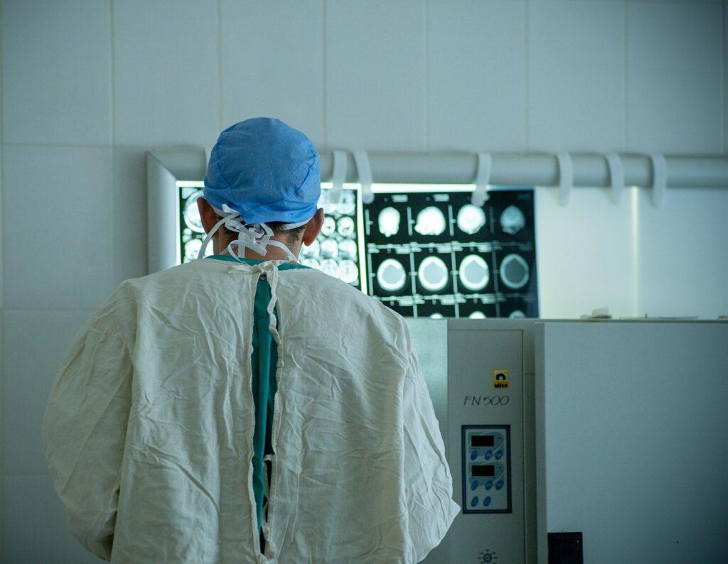 doctor 7000104 1280