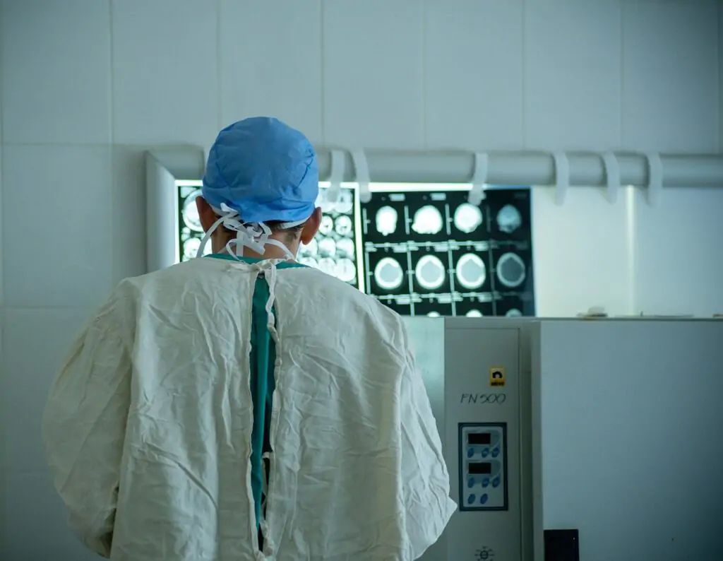 doctor 7000104 1280